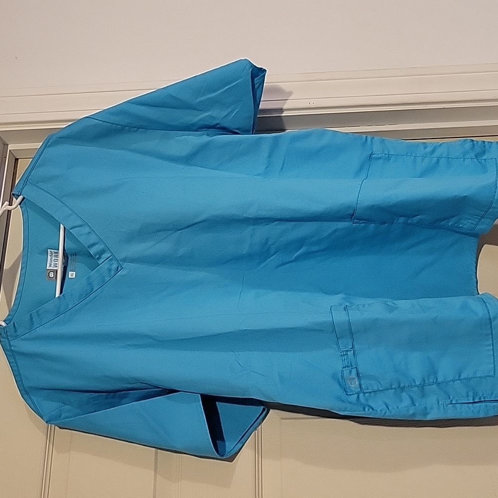 Women's scrub top